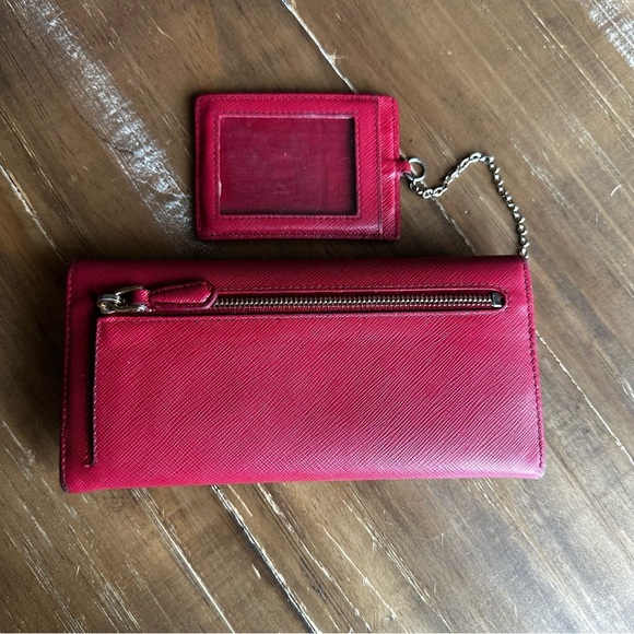 Authentic Prada Portafoglio Pattina
Large Saffiano Leather Wallet Fiery Red - Picture 10 of 16